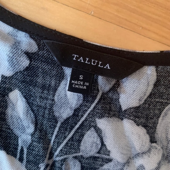 Aritzia Talula lightweight floral summer dress - Picture 2 of 4